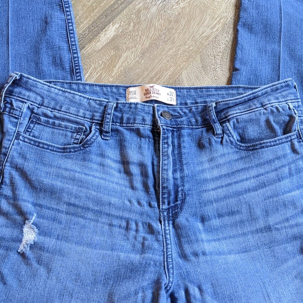 Hollister California Super Skinny High Rise Medium Wash Blue Jeans, Size W32 L31